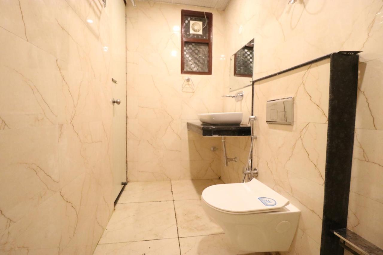 Hotel Tela Suite Plaza Nueva Delhi Exterior foto